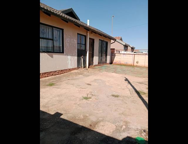 4 BEDROOM PROPERTY TO RENT IN VOSLOORUS EXT 7